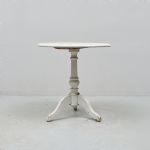 607506 Pedestal table